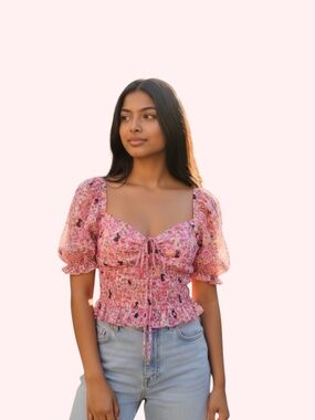 New ASTR The Label Top Pink Magenta Floral Crop Blouse
